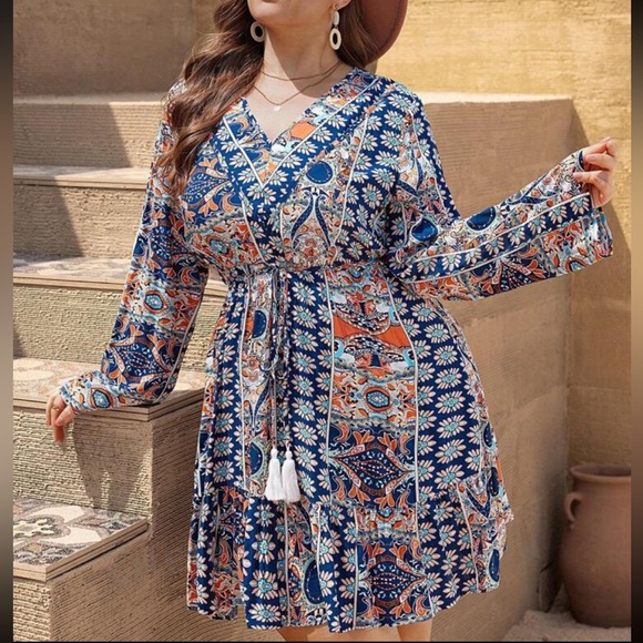 Boho Plus Size Paisley Floral Print Long Sleeve Dress - Picture 1 of 3